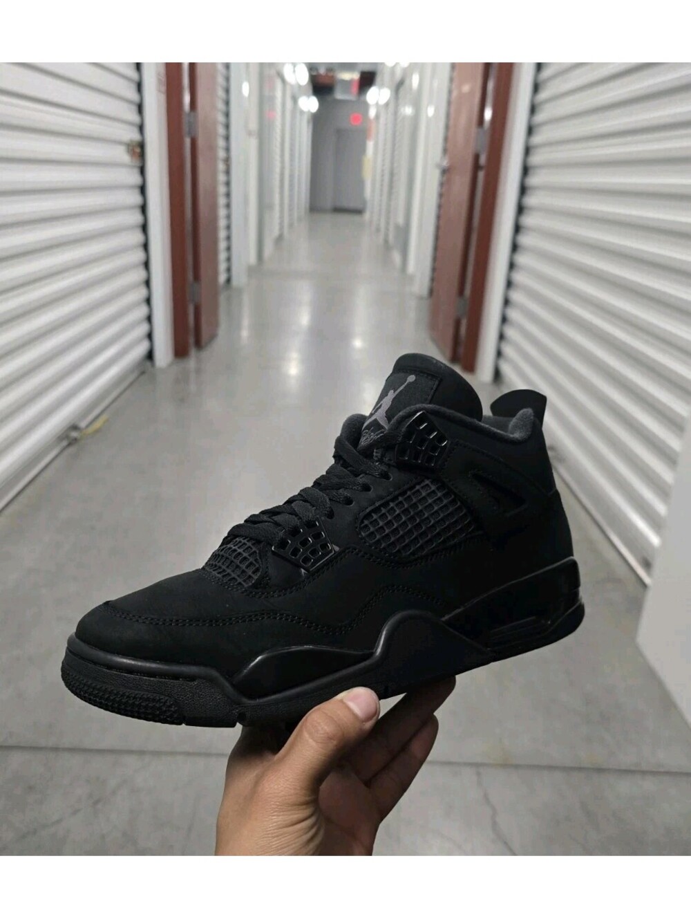 AIR JORDAN 4 RETRO BLACK CAT FV5029-010 SIZE 8.5